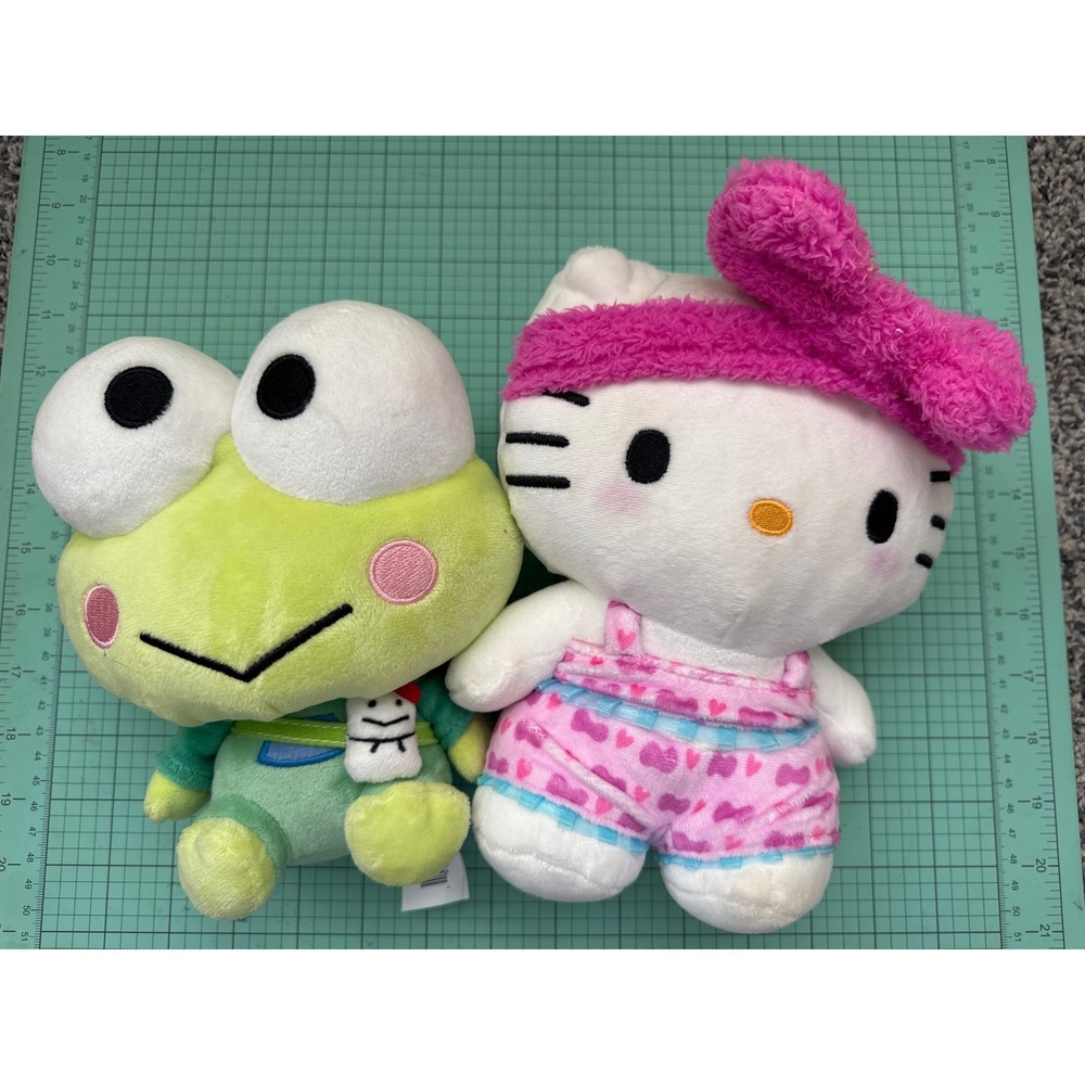 Sanrio Hello Kitty and Keroppi Plush Set Pajamas Green Frog Pink Heart Outfit